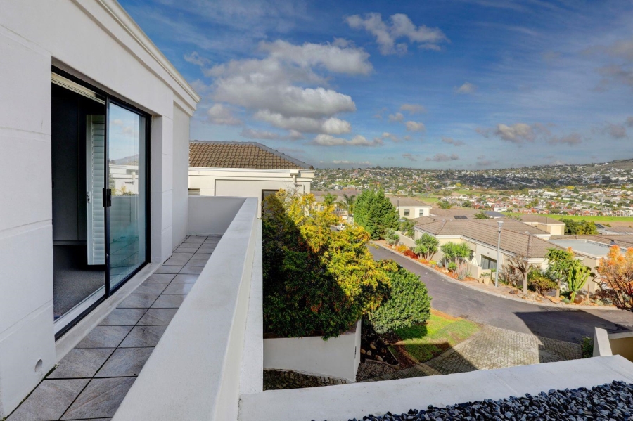 3 Bedroom Property for Sale in Van Riebeeckshof Western Cape